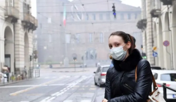 Coronavirus, la ricerca conferma: «Può essere trasportato nelle polveri sottili»