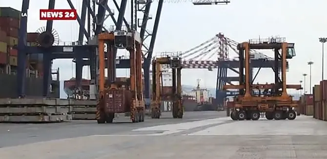 Porto di Gioia Tauro, sospese le tasse d’ancoraggio e i canoni demaniali