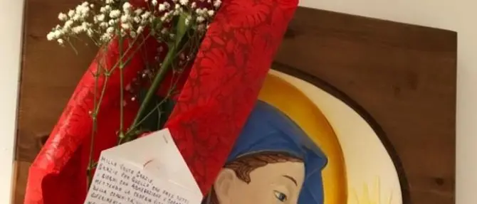 Una rosa e una lettera in dono ai carabinieri di Vibo: «Mille volte grazie»