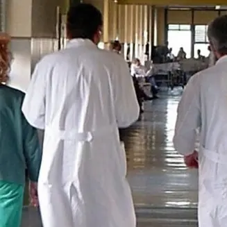 Sanità pubblica, i medici a Santelli: «Discutiamo su come riorganizzarla»