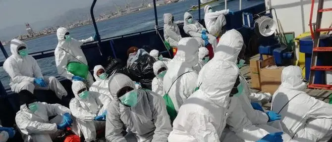 Migranti trasferiti in Calabria, Santelli: «Bomba sanitaria del Governo»
