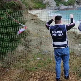 Capo Vaticano, sequestrato cantiere abusivo in spiaggia a Grotticelle
