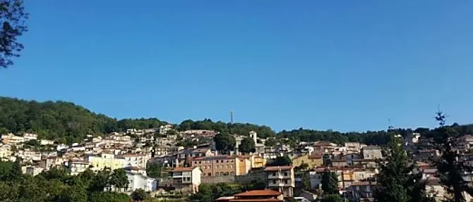 Niente bar e locali aperti, a Serrastretta rimangono vigenti le disposizioni del Governo