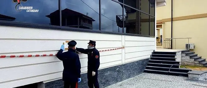 Lamezia, sequestrato centro benessere costruito abusivamente a Caronte
