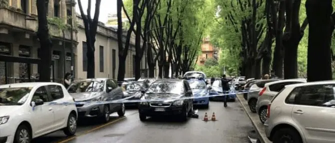 Sparatoria in pieno centro a Milano, grave un uomo di 46 anni