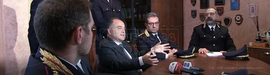 Gratteri: «In manette vertici del clan Mancuso». E ribadisce il suo appello: «Denunciate»