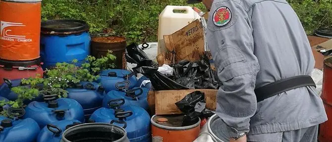 Rifiuti abbandonati, denunciato amministratore della Rende Servizi