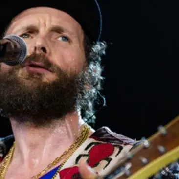 Maria e Alessandro sposi a Roccella: il matrimonio lo celebra Jovanotti