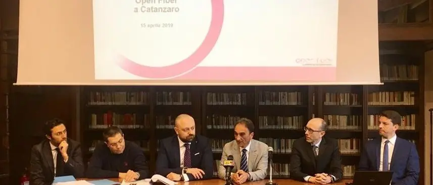 Internet super veloce a Catanzaro, siglato l’accordo per banda ultralarga