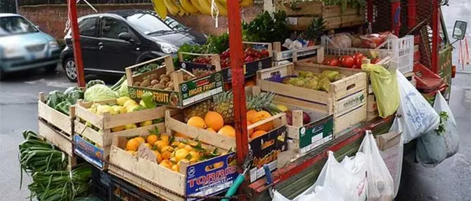 Scalea regno dei venditori abusivi, commercio regolare in ginocchio