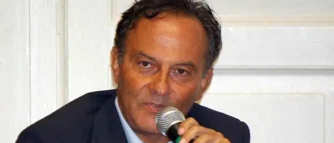 Il libro del giornalista lametino Cannone in finale al premio Impastato