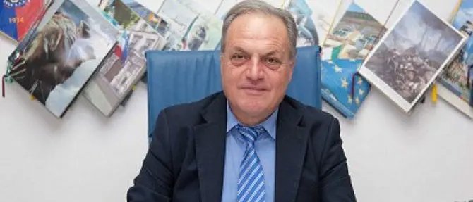 Maierà, il sindaco sospeso Giacomo De Marco e suo figlio ai domiciliari