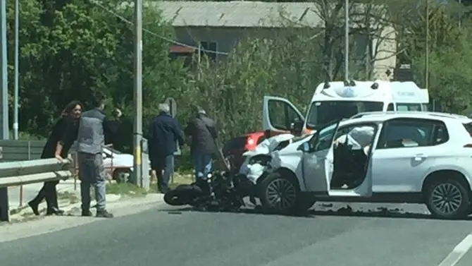 Rende, scontro auto-moto nei pressi dell'Università della Calabria