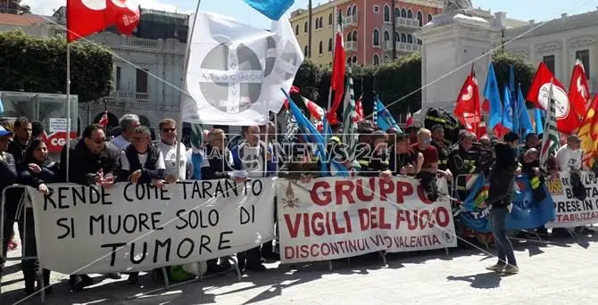 «Dateci il lavoro»: ministri accolti a Reggio Calabria tra le proteste