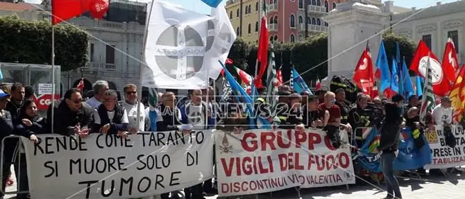 «Dateci il lavoro»: ministri accolti a Reggio Calabria tra le proteste