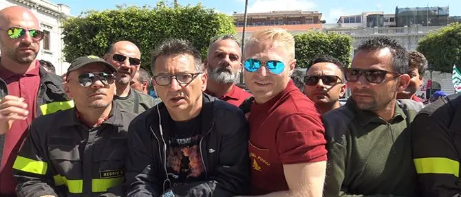 Bagno di folla a Reggio per Di Maio e Conte ma Salvini sfugge alla piazza