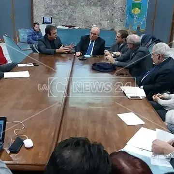Cosenza, i consiglieri della Piattaforma: «Bilancio fatto, ora l'ospedale»