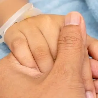Ha 8 anni, la famiglia non ha soldi per curarlo: scatta la gara di solidarietà