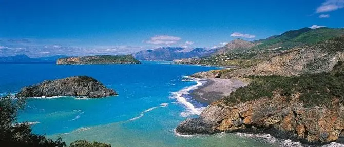 L'ombra dei Pellini sul Tirreno cosentino: sigilli a ville e appartamenti