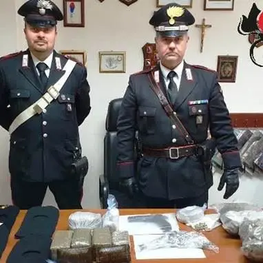 Maxi-sequestro di armi, droga e munizioni nelle campagne di San Gregorio d'Ippona