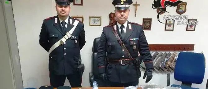 Maxi-sequestro di armi, droga e munizioni nelle campagne di San Gregorio d'Ippona