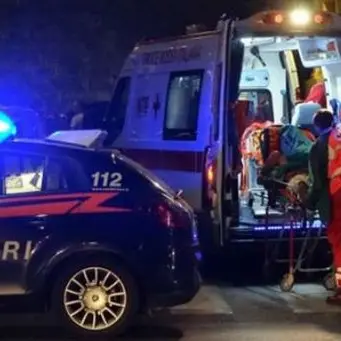 Travolto in pieno da un'auto nel Cosentino, ventenne in prognosi riservata