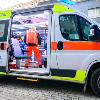 Tortora, incidente frontale sulla statale 18: feriti e traffico in tilt