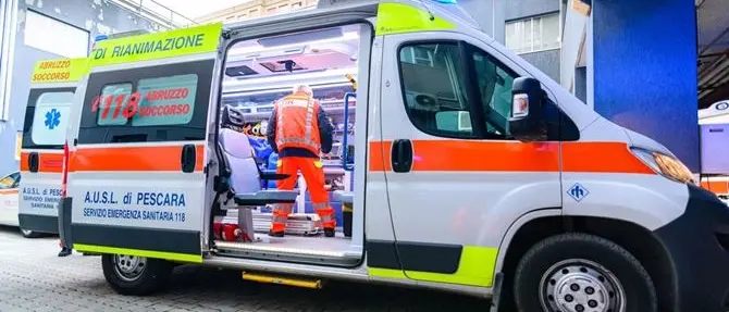 Tortora, incidente frontale sulla statale 18: feriti e traffico in tilt