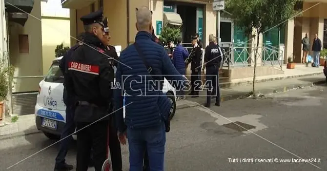 Villa San Giovanni, rapina alle guardie giurate di una banca