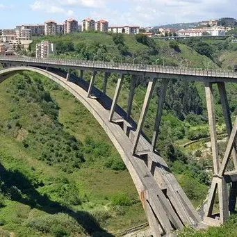 Verifiche sulla sicurezza del Ponte di Catanzaro, traffico interrotto