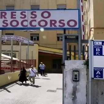 Pinza dimenticata nell'addome durante un intervento, operata d'urgenza