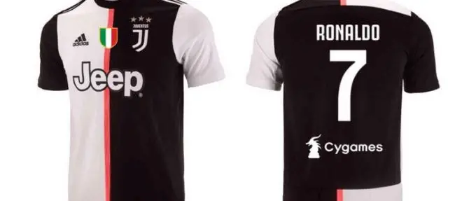 Restyling Juventus, la squadra dice addio alle strisce bianconere
