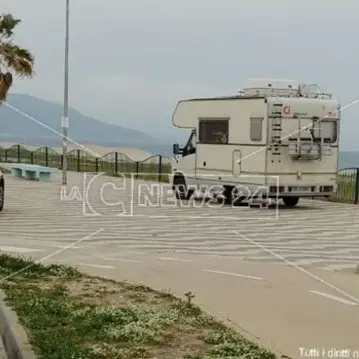 Soverato, nuova aggressione al sindaco Alecci: aveva chiesto di spostare un camper