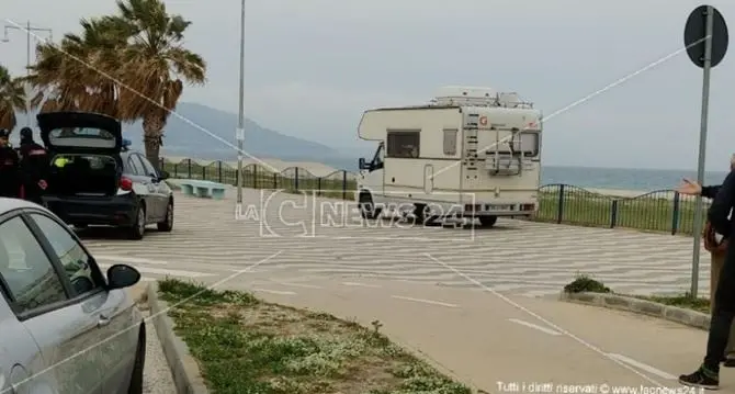 Soverato, nuova aggressione al sindaco Alecci: aveva chiesto di spostare un camper