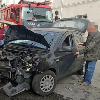 Incidente stradale in pieno centro a Catanzaro, due feriti