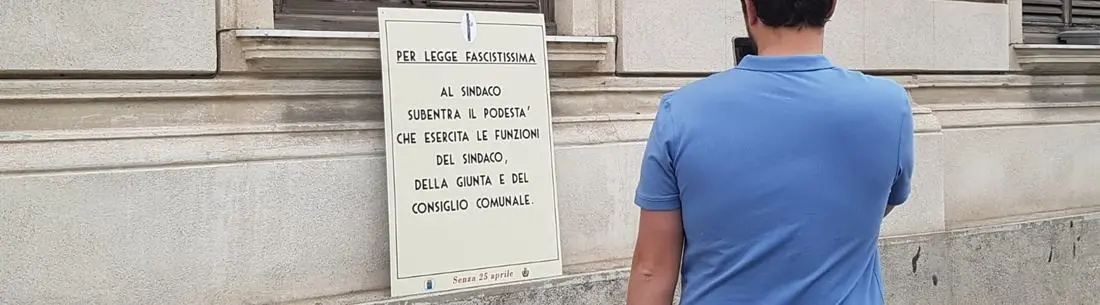 E se non ci fosse stato il 25 aprile? A Reggio spuntano manifesti con le leggi razziali