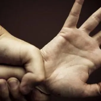 Lo massacrarono di botte, ora si scopre perché: arrestato per violenza su minori