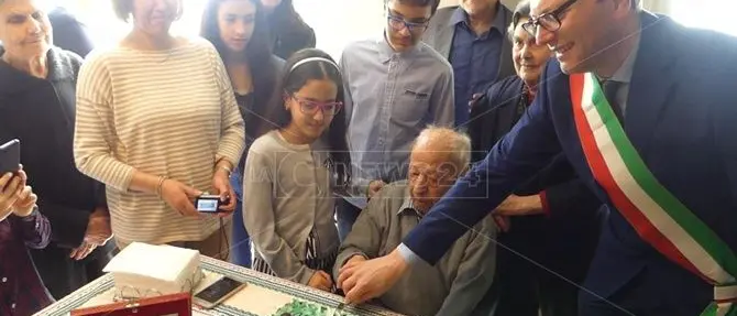 Festa doppia per Michele, cento anni nel giorno della Liberazione