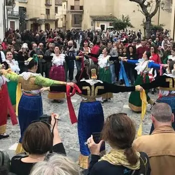 La comunità arbereshe in festa, a Civita in scena le “Vallje”