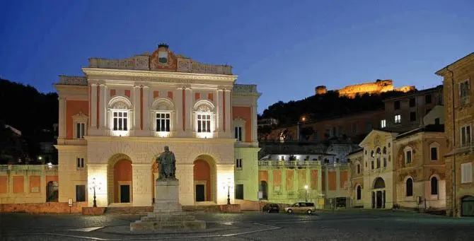 Cosenza, al Rendano un concerto per realizzare un ristorante solidale