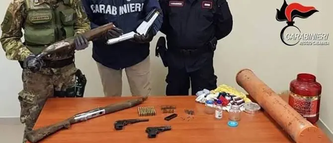 Armi e munizioni in una vecchia lavatrice, un arresto nella Locride