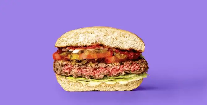 Fast food, arriva l’hamburger fatto di sola carne vegetale