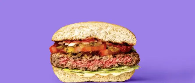 Fast food, arriva l’hamburger fatto di sola carne vegetale