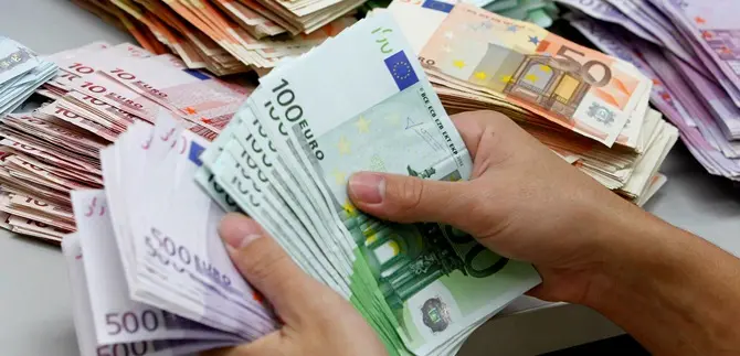 Euro, in arrivo le nuove banconote a prova di lavatrice e stiro