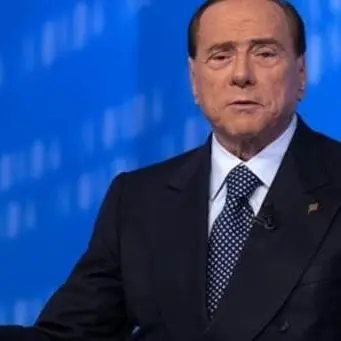 Berlusconi operato per occlusione intestinale, sta bene