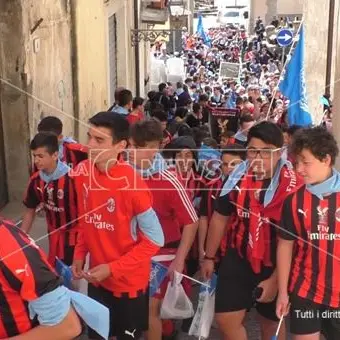 A Paola centinaia di ragazzi in marcia verso il santuario di San Francesco