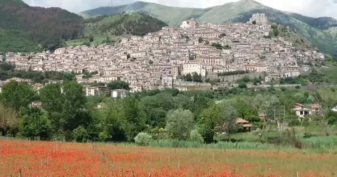 Morano apre le porte agli operatori turistici per rilanciare il borgo