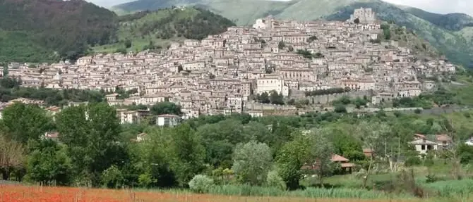 Morano apre le porte agli operatori turistici per rilanciare il borgo