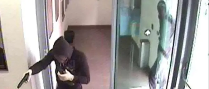 Sangineto, rapina a mano armata alle Poste