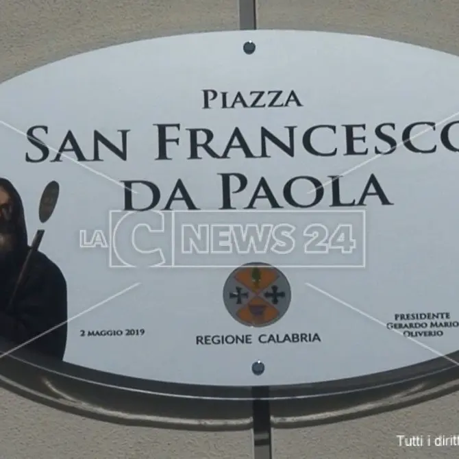 Il piazzale della Cittadella regionale dedicato a San Francesco di Paola